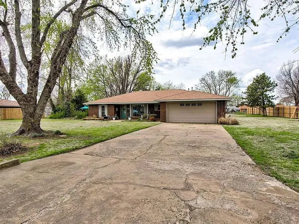 108 Sara Dr, Enid, OK 73703