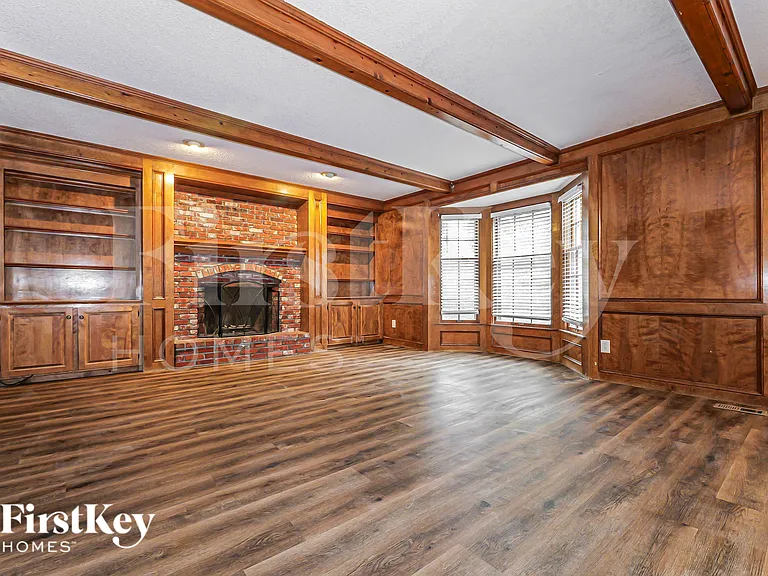 10130 Bond St — Photo 2