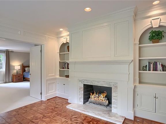 5th image of 210 La Grande Dr