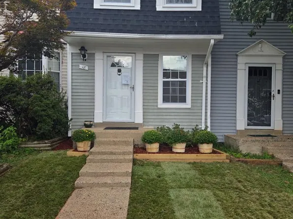 18 Dorrell Ct, Sterling, VA 20165