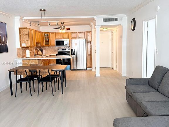 5th image of 3725 S Ocean Dr APT 521