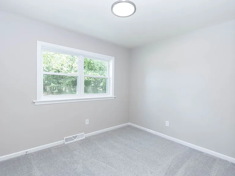 724 Lucas Creek Rd — Photo 12