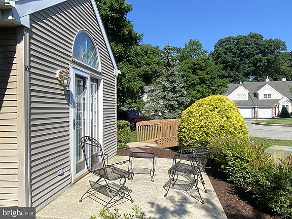 3rd image of 16 Colefax Ct #73
