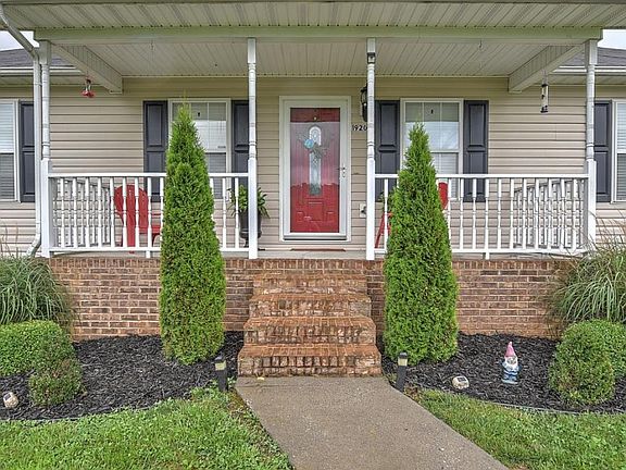 3rd image of 1920 Meadow Springs Ct