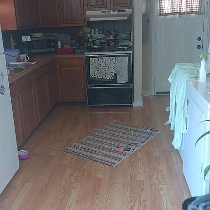 4th image of 1317 Garden Dr