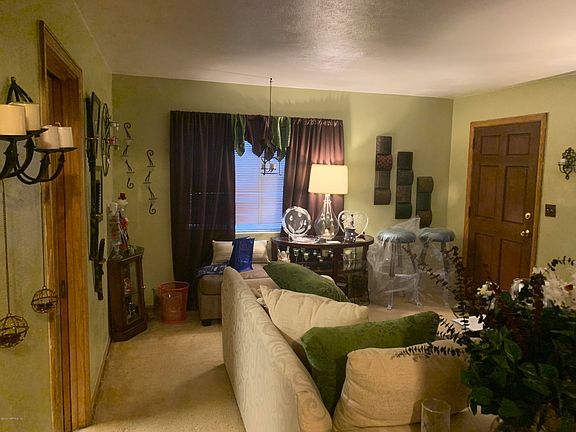 3rd image of 4530 Biddy Ln W