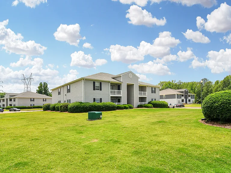 The Colony Apartment Homes — Photo 9