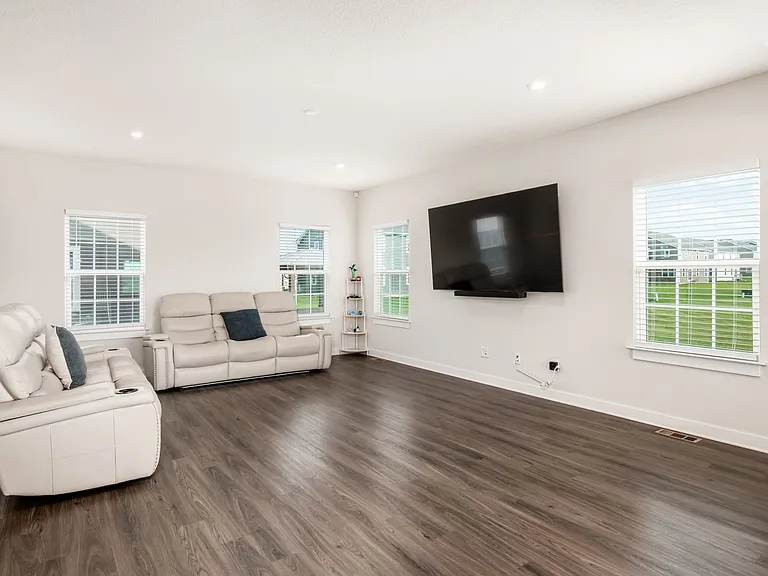 589 Melick Dr #1 — Photo 19