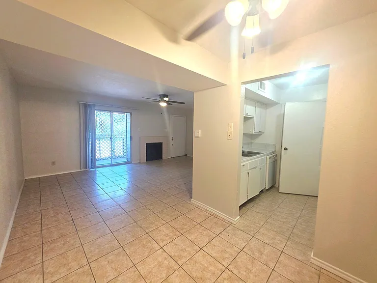 12511 Ashford Meadow Dr #C — Photo 2