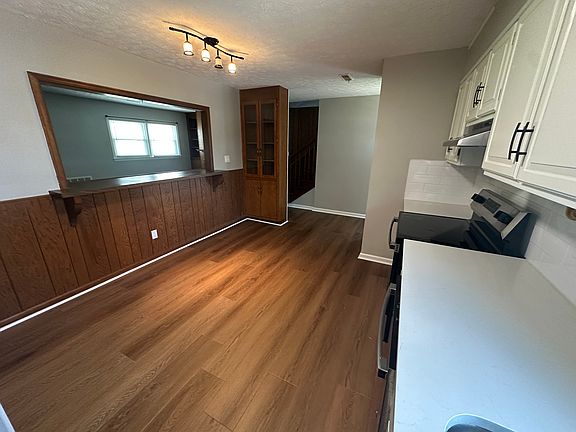 2nd image of 123 Holmes Cir