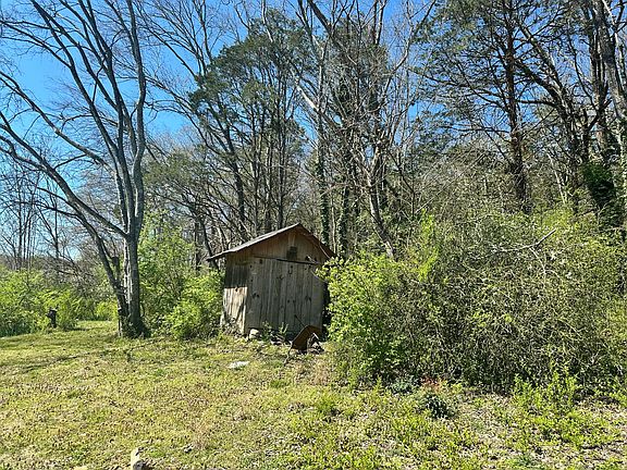 5th image of 427 Lakeshore Dr