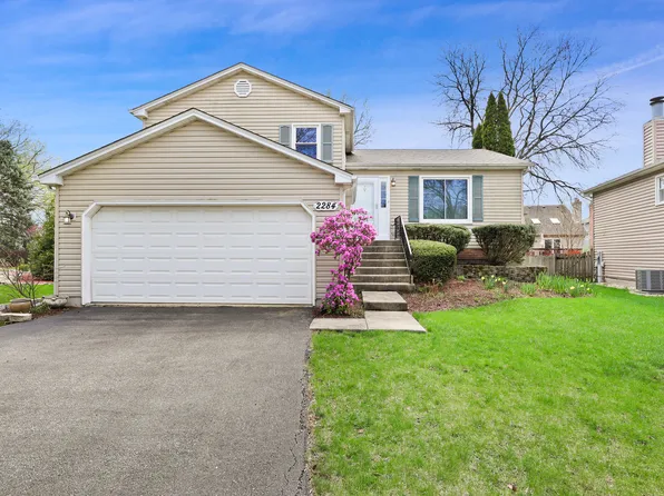2284 Briarhill Dr, Naperville, IL 60565