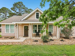 112 Twin Lakes Ln, Bastrop, TX 78602