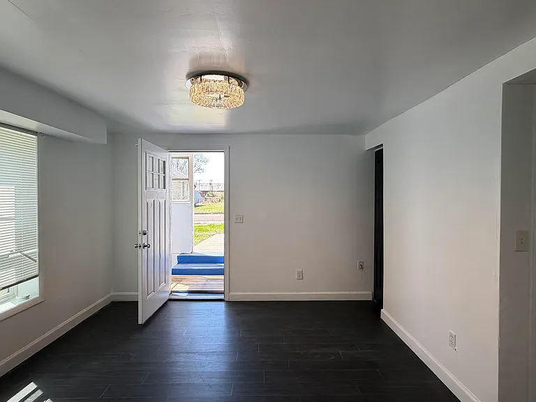 1217 Market St #B — Photo 4