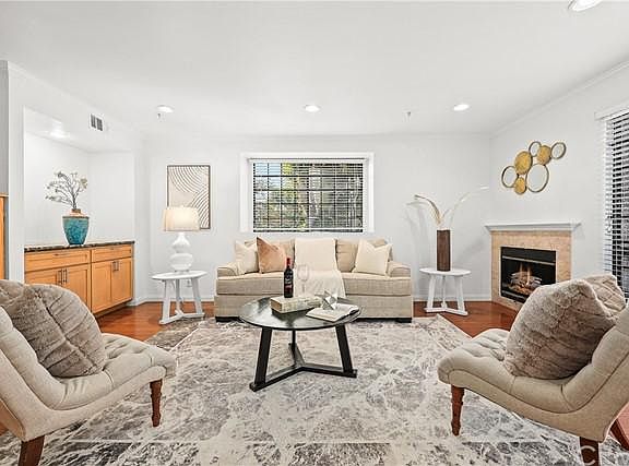 4th image of 304 Palmetto Dr APT A