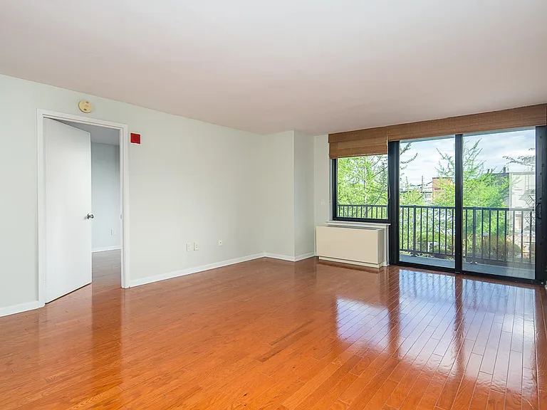 700 Grove St #4S — Photo 2