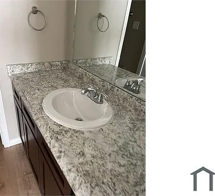 2 bed, 980 sqft, $1,300 — Photo 3