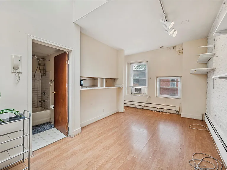1502 N 17th St #4 — Photo 10