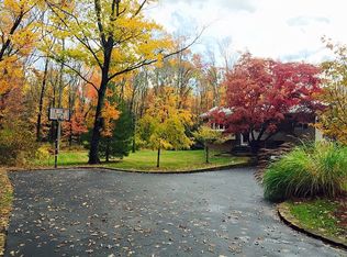 124 Sparrow Ln, Stroudsburg, PA 18360