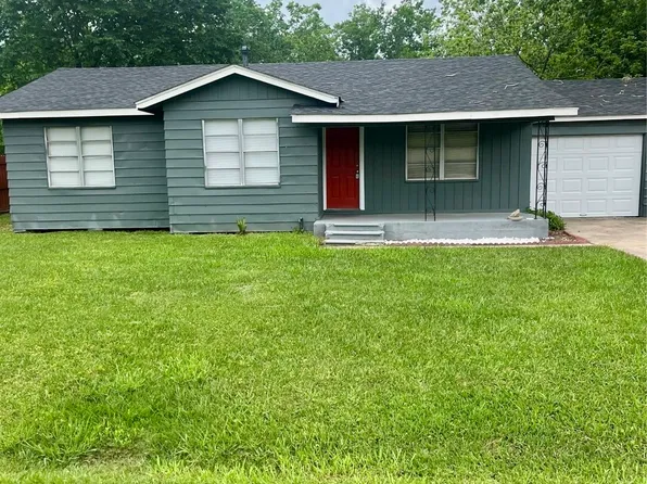 130 Bennett Dr, West Columbia, TX 77486