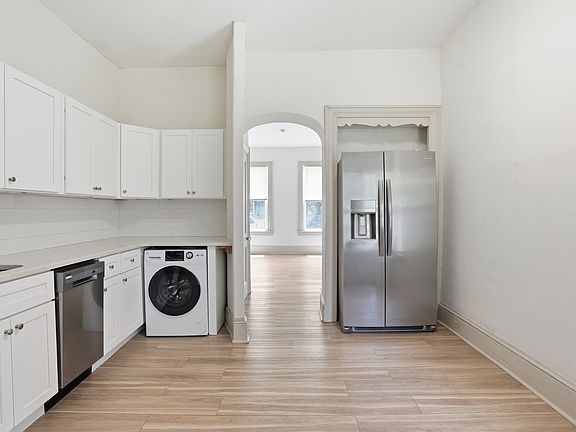5th image of 307 Kings Hwy E APT 1