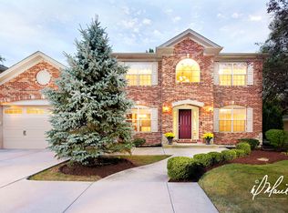 616 Parkway Dr, Wheaton, IL