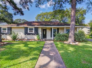 18222 Point Lookout Dr, Houston, TX 77058