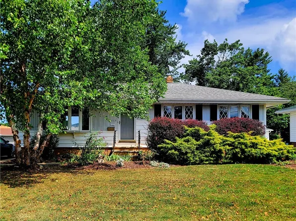 1612 Green Acres Dr, Parma, OH 44134