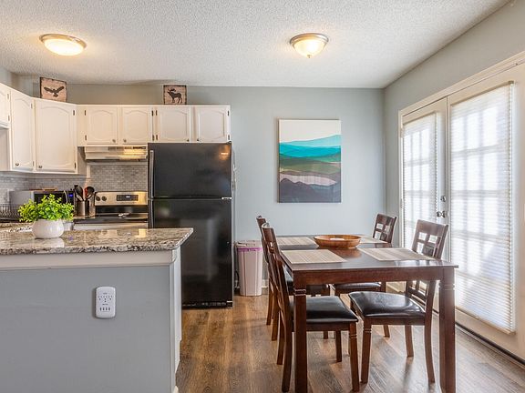 3rd image of 1307 Mountain Meadows Way