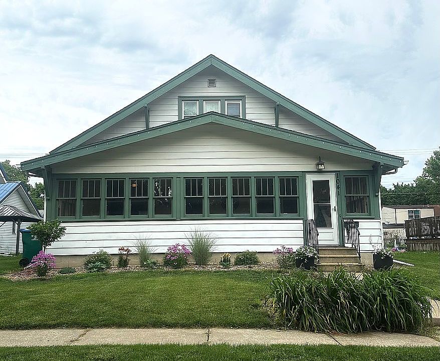 1st image of 1041 Bank St