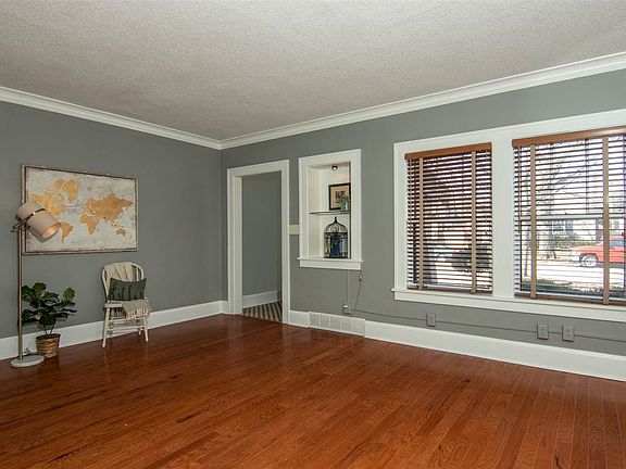 4th image of 2307 Cumberland St