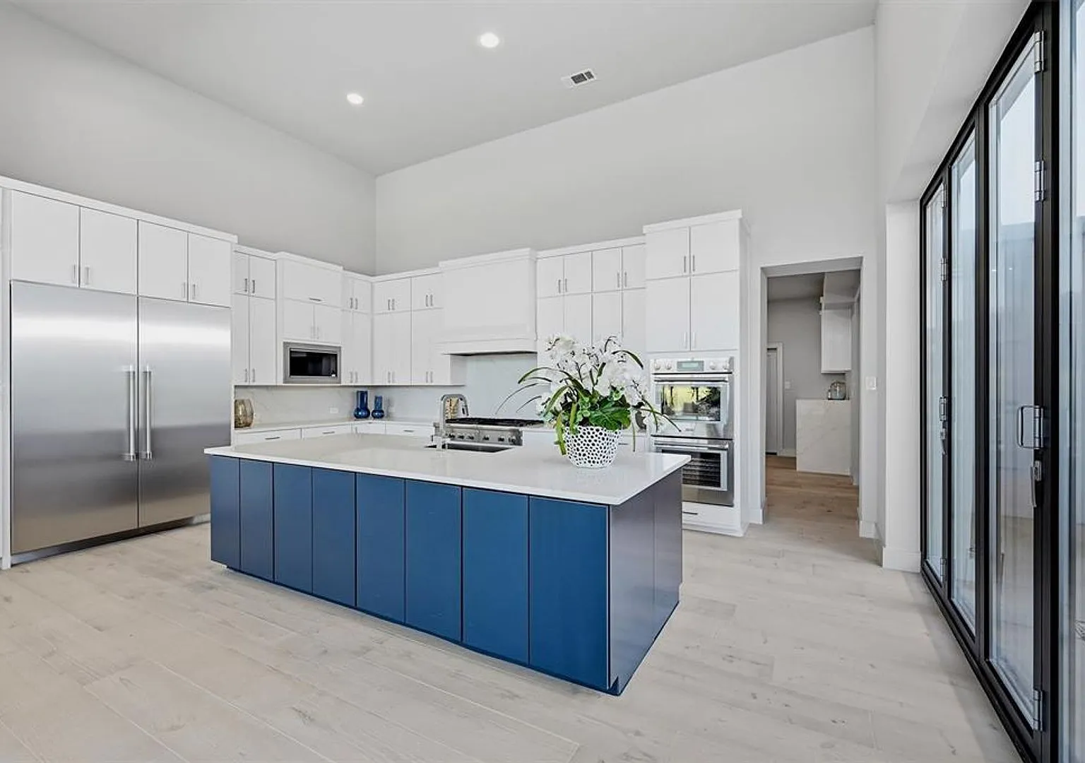 Elevated Living. Exceptional Privacy. Unmatched Setting. — Photo 3
