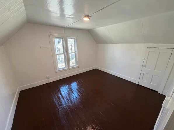 66 2nd St, Bangor, ME 04401