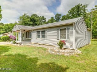 34 Ivins Dr, New Egypt, NJ 08533