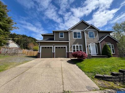 822 Pioneer Dr, Silverton, OR, 97381