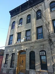 179 Woodward Avenue  image 1 of 2