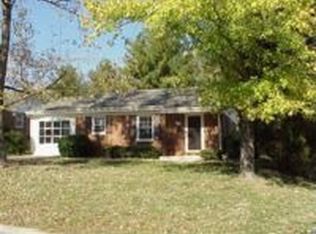 835 Woodcote Dr, Winston Salem, NC 27107