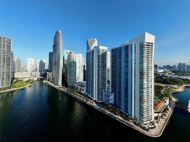 325 Biscayne Blvd #1420 — Photo 25