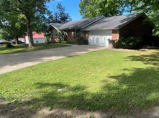 8 Apple Ct, Louisa, KY 41230