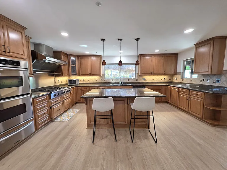 8531 Tyler St — Photo 6