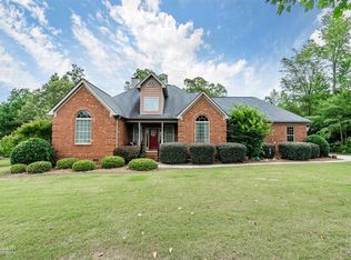 310 Old Oak Dr, Forsyth, GA 31029