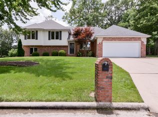 3708 Pleasant Valley Dr, Nixa, MO 65714