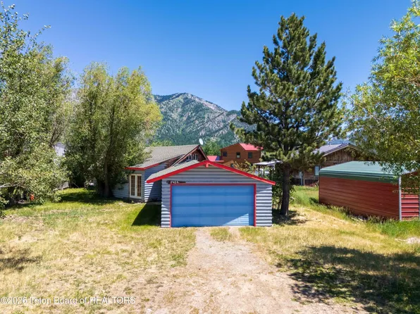 545 E Cottage Ln, Alpine, WY 83128