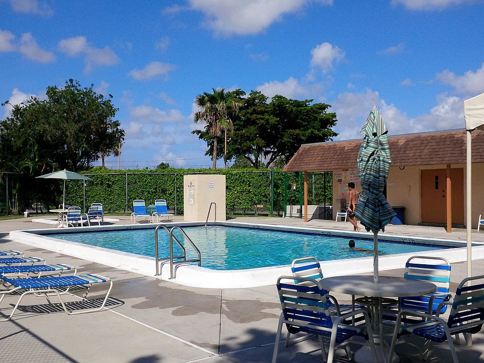 1st image of 4930 E Sabal Palm Blvd APT 405
