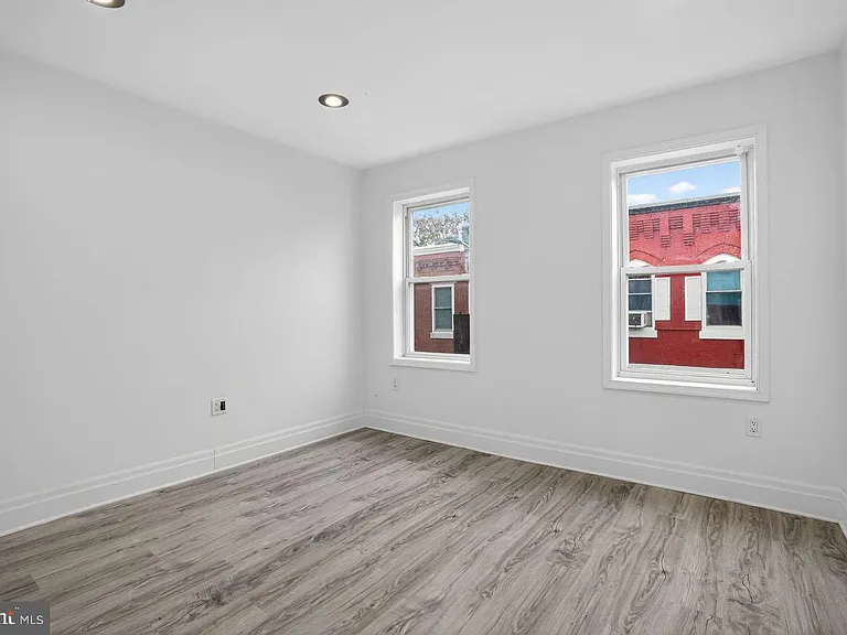 1302 N Dover St — Photo 11
