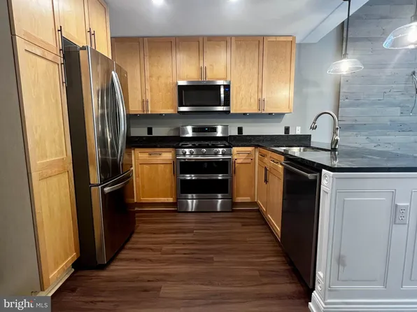 820 N Pollard St APT 103, Arlington, VA 22203