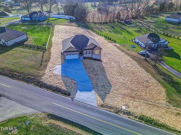 3rd image of 943 Sugar Hollow Rd