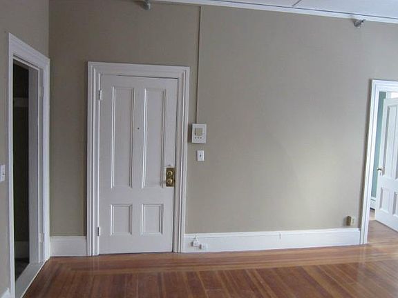 3rd image of 184 Bowen St #15