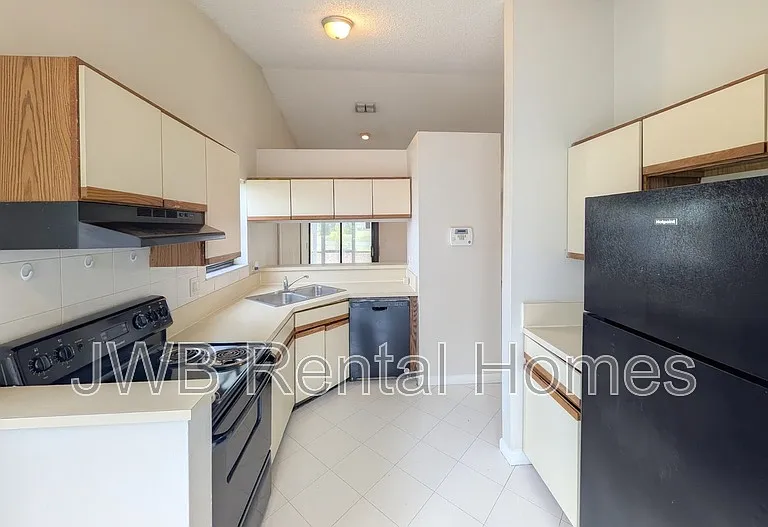 8412 Long Meadow Cir N — Photo 2