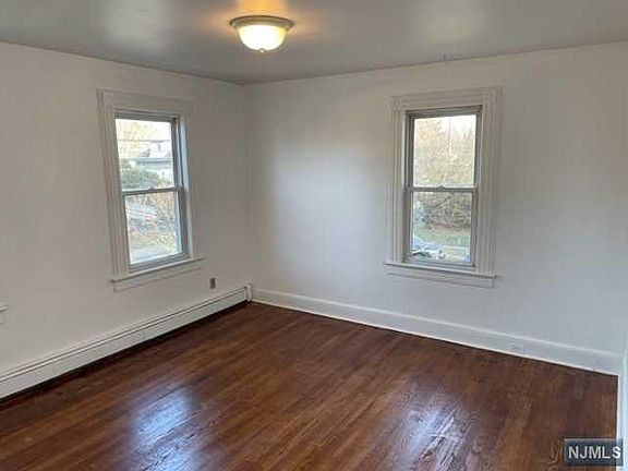 3rd image of 275 Washington Ave Floor 2